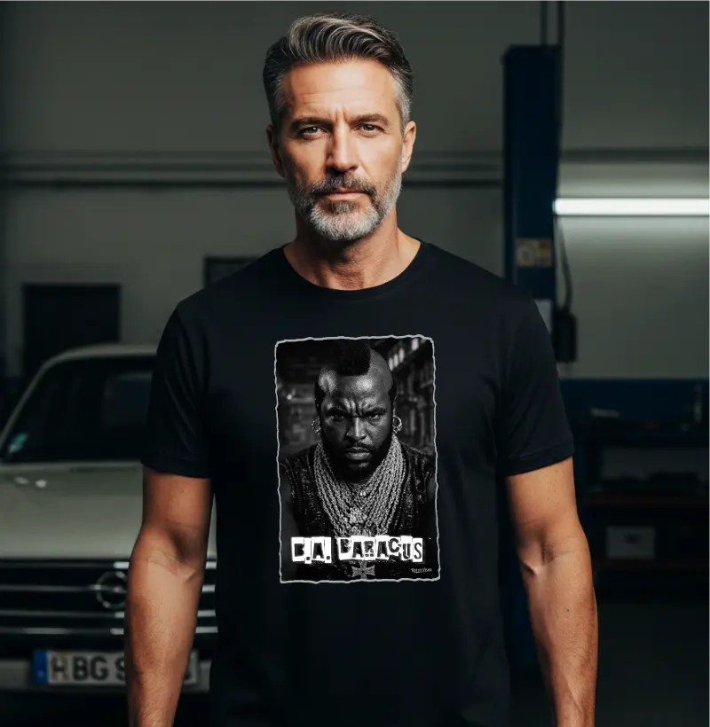 Homem vestindo camiseta preta com estampa B.A. Baracus
